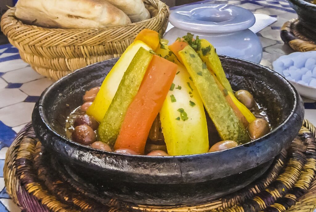 Le Tajine de Poulet aux Légumes : Un Plat Marocain Plein de Saveurs